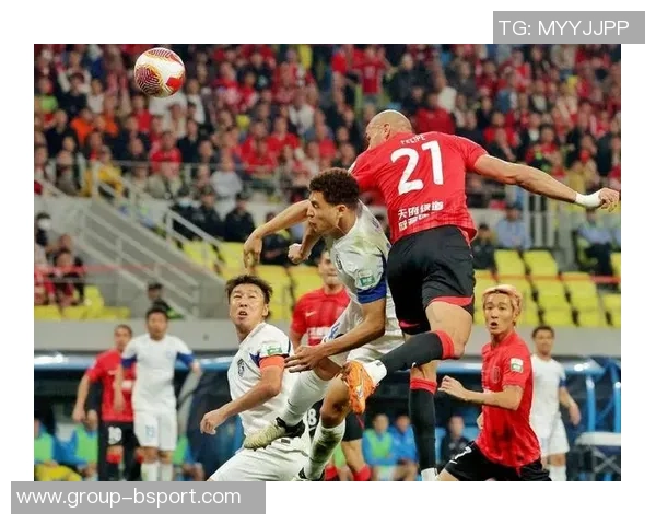 亚足联对蓉城处以3000美元罚款因球迷向蔚山球员投掷水瓶事件