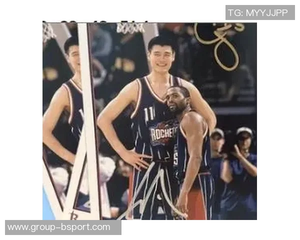 莫布里穿着签名鞋与华子对抗兄弟情深从小一起打AUU