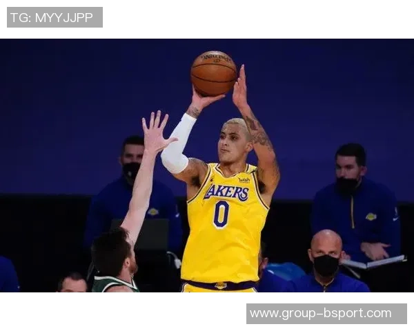 快船防守漏洞显著三分球频频失守背后的必然原因分析