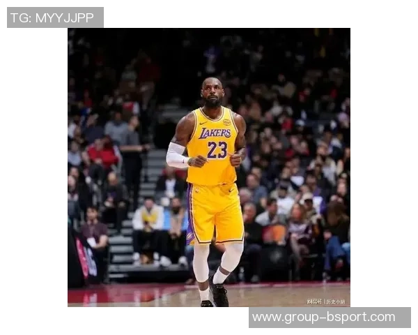 里夫斯称赞詹姆斯训练状态良好期待他强势回归球队