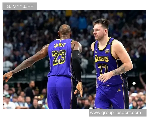 老詹关键时刻遭封盖夸梅质疑为何不传给东契奇作为首选 老詹关键时刻遭封盖夸梅质疑为何不传给东契奇作为首选